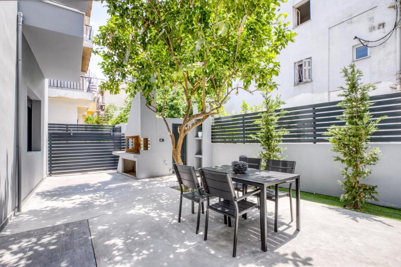 Spacious Flat With Courtyard And Private Parking! Lejlighed Athen Eksteriør billede